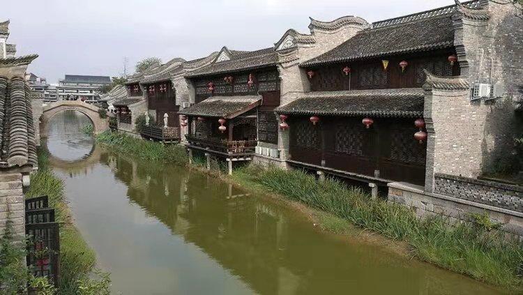 官网专属,品牌力量头发少且掉发,有哪些可以防脱生发的高性价比产品?